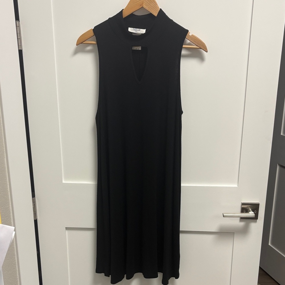 Peach Love California Large Sleeveless Black Keyhole Midi t-shirt Dress